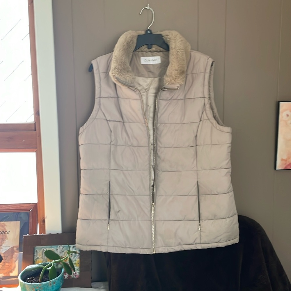 Calvin Klein vest fur collar